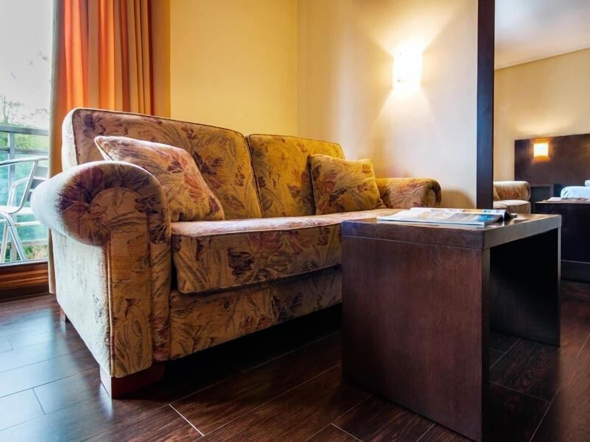 Euba Hotel Аморебьета-Эчано Экстерьер фото