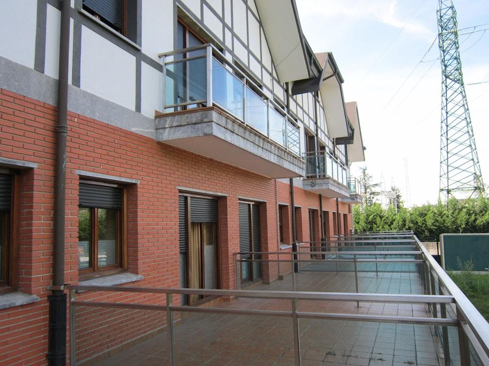 Euba Hotel Аморебьета-Эчано Экстерьер фото